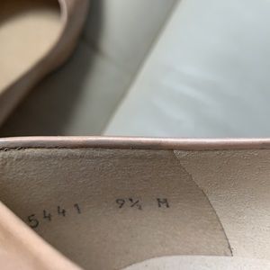 Stuart Weitzman Nude Patent Leather Kitten Heels